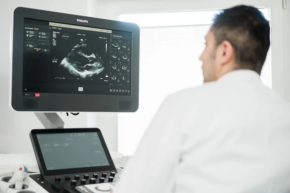 Echokardiografie beim Herz-Check-up in Düsseldorf Echokardiografie beim Herz-Check-up in der Kardiologie Düsseldorf